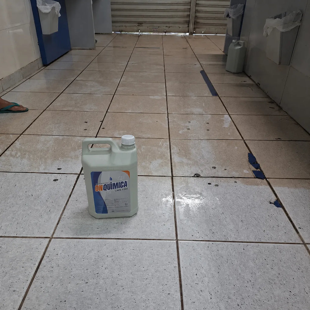 Limpa Pisos On Química – Remove Manchas e Encardido de Cerâmicas, Porcelanatos e Pedras